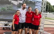 Marta Wojczyk (UMED), trener Piotr Paszyński (UKS Orientuś), Zuzanna Gielec, Julia Gielec, po sprincie - fot Jakub Kijak